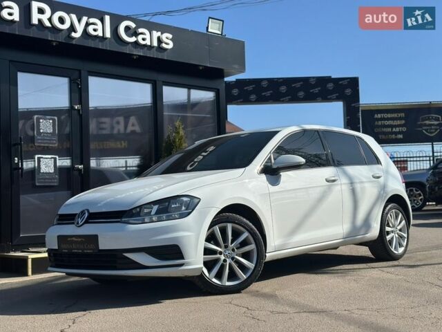 Белый Фольксваген Гольф, объемом двигателя 1.4 л и пробегом 95 тыс. км за 16700 $, фото 1 на Automoto.ua