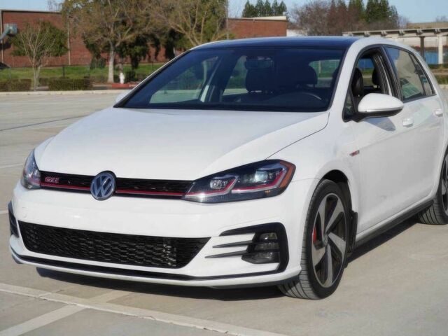 Білий Фольксваген Гольф, об'ємом двигуна 2 л та пробігом 46 тис. км за 4100 $, фото 1 на Automoto.ua