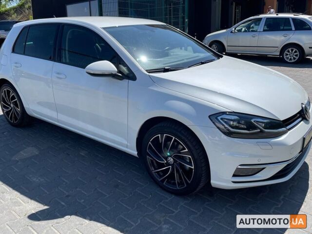 Белый Фольксваген Гольф, объемом двигателя 1.4 л и пробегом 52 тыс. км за 22500 $, фото 1 на Automoto.ua