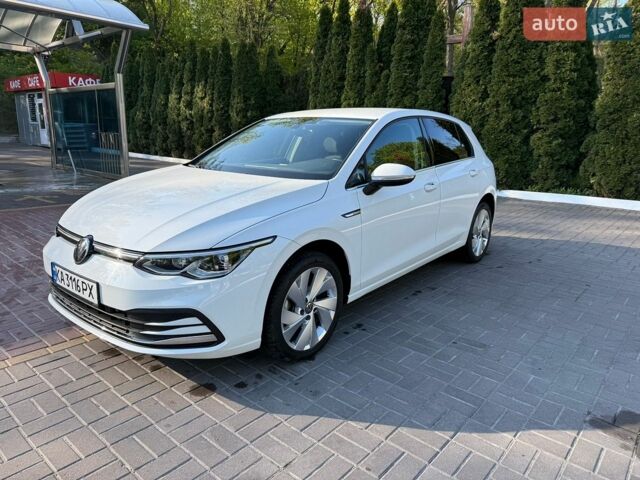 Белый Фольксваген Гольф, объемом двигателя 1.4 л и пробегом 21 тыс. км за 23550 $, фото 1 на Automoto.ua