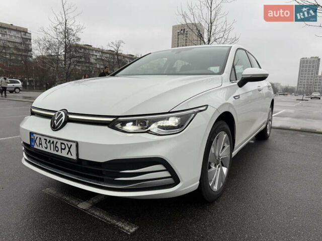 Белый Фольксваген Гольф, объемом двигателя 1.4 л и пробегом 18 тыс. км за 24950 $, фото 1 на Automoto.ua
