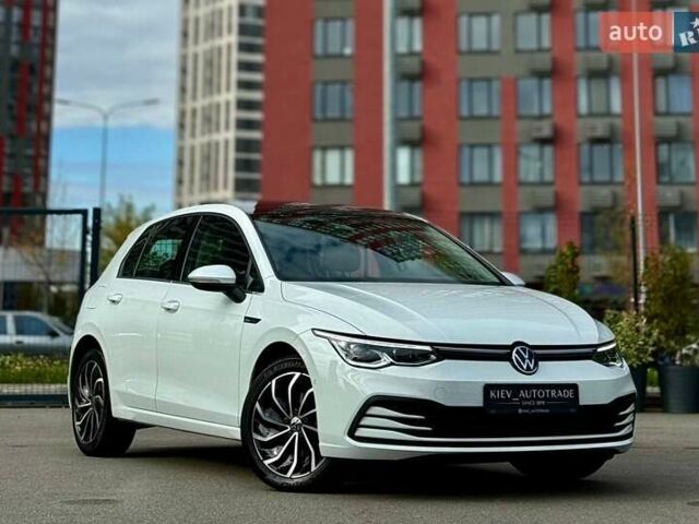Белый Фольксваген Гольф, объемом двигателя 2 л и пробегом 34 тыс. км за 28500 $, фото 1 на Automoto.ua