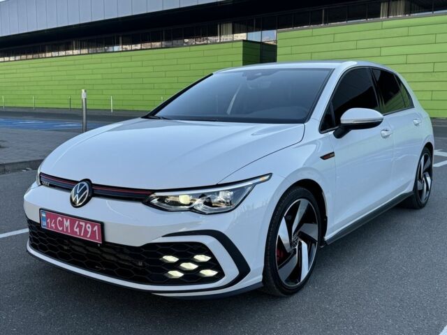 Белый Фольксваген Гольф, объемом двигателя 2 л и пробегом 49 тыс. км за 29500 $, фото 1 на Automoto.ua