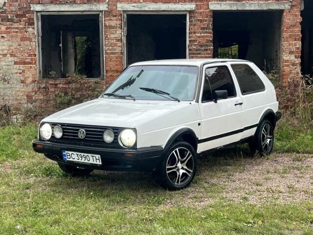 Белый Фольксваген Гольф, объемом двигателя 1.3 л и пробегом 333 тыс. км за 780 $, фото 1 на Automoto.ua