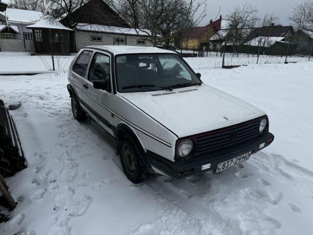 Белый Фольксваген Гольф, объемом двигателя 1.3 л и пробегом 220 тыс. км за 484 $, фото 1 на Automoto.ua