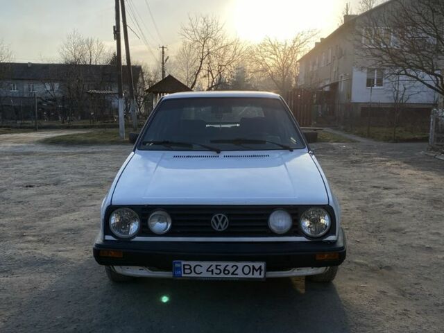 Белый Фольксваген Гольф, объемом двигателя 1.6 л и пробегом 514 тыс. км за 1350 $, фото 1 на Automoto.ua