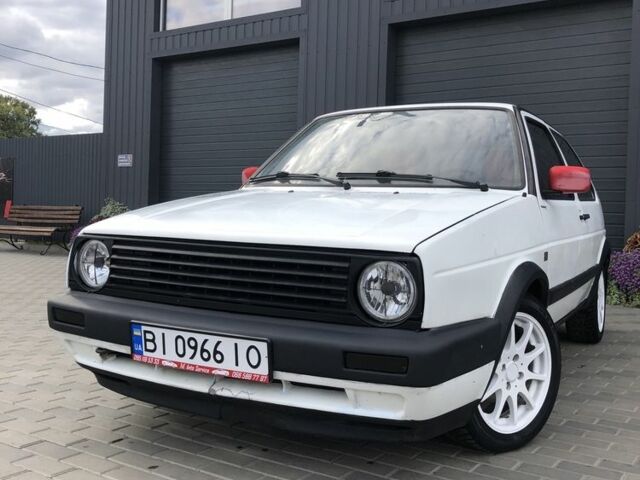 Білий Фольксваген Гольф, об'ємом двигуна 1.6 л та пробігом 500 тис. км за 1600 $, фото 1 на Automoto.ua