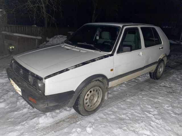 Белый Фольксваген Гольф, объемом двигателя 1.8 л и пробегом 230 тыс. км за 650 $, фото 1 на Automoto.ua