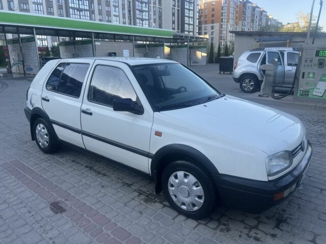 Білий Фольксваген Гольф, об'ємом двигуна 1.4 л та пробігом 1000 тис. км за 1807 $, фото 1 на Automoto.ua