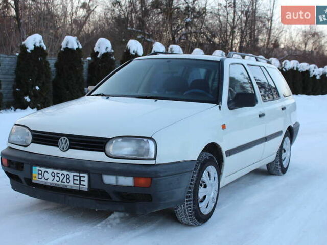 Белый Фольксваген Гольф, объемом двигателя 1.78 л и пробегом 222 тыс. км за 1856 $, фото 1 на Automoto.ua