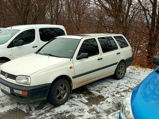 Білий Фольксваген Гольф, об'ємом двигуна 1.4 л та пробігом 300 тис. км за 1700 $, фото 1 на Automoto.ua