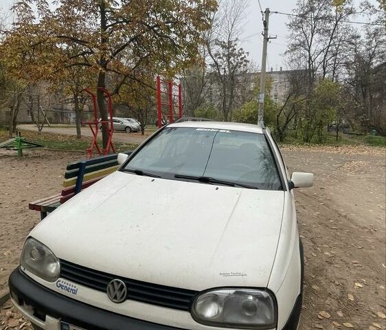 Белый Фольксваген Гольф, объемом двигателя 1.9 л и пробегом 3 тыс. км за 3900 $, фото 1 на Automoto.ua