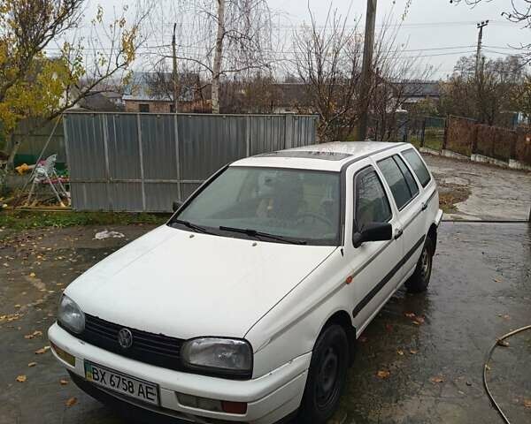 Белый Фольксваген Гольф, объемом двигателя 1.78 л и пробегом 390 тыс. км за 2400 $, фото 1 на Automoto.ua