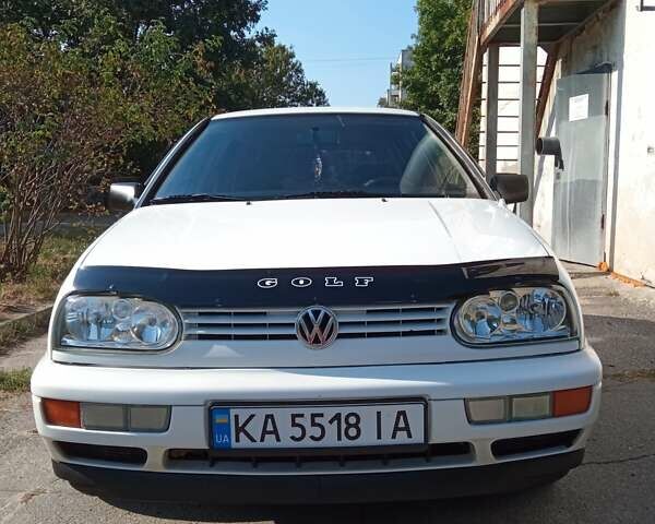 Білий Фольксваген Гольф, об'ємом двигуна 1.8 л та пробігом 53 тис. км за 3450 $, фото 1 на Automoto.ua