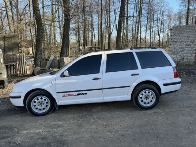 Белый Фольксваген Гольф, объемом двигателя 1.9 л и пробегом 274 тыс. км за 3750 $, фото 1 на Automoto.ua