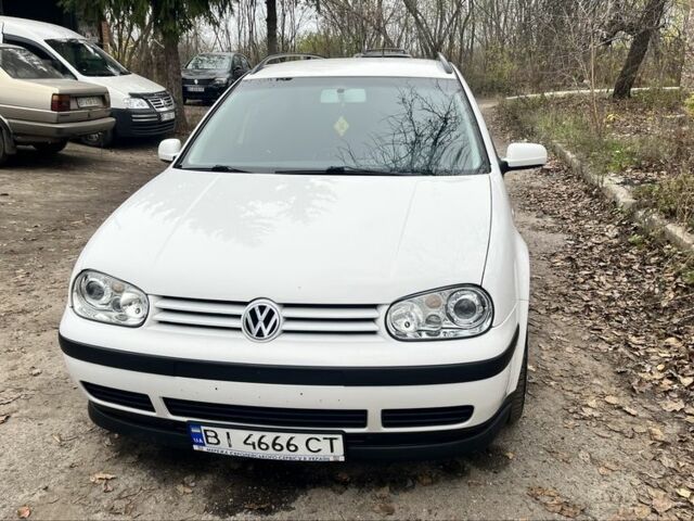 Белый Фольксваген Гольф, объемом двигателя 1.9 л и пробегом 330 тыс. км за 5800 $, фото 1 на Automoto.ua