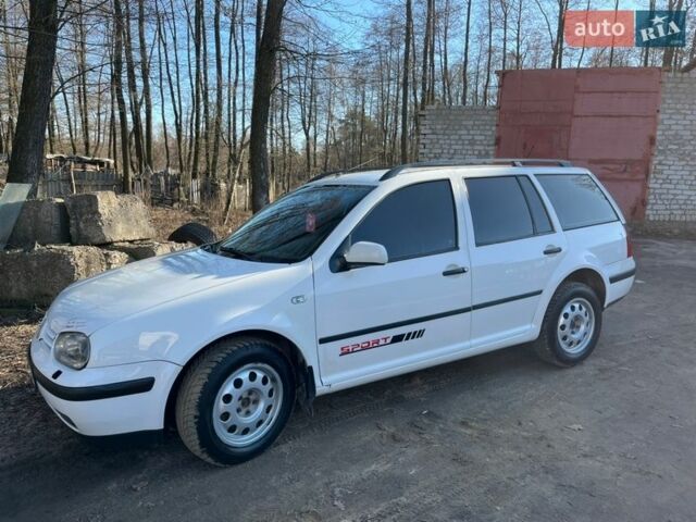 Белый Фольксваген Гольф, объемом двигателя 1.9 л и пробегом 274 тыс. км за 3750 $, фото 1 на Automoto.ua