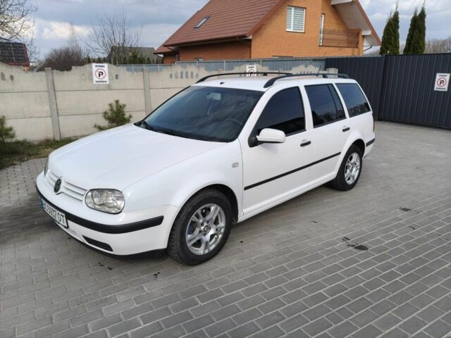 Белый Фольксваген Гольф, объемом двигателя 1.9 л и пробегом 321 тыс. км за 2750 $, фото 1 на Automoto.ua