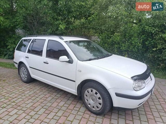 Белый Фольксваген Гольф, объемом двигателя 1.6 л и пробегом 206 тыс. км за 3499 $, фото 1 на Automoto.ua
