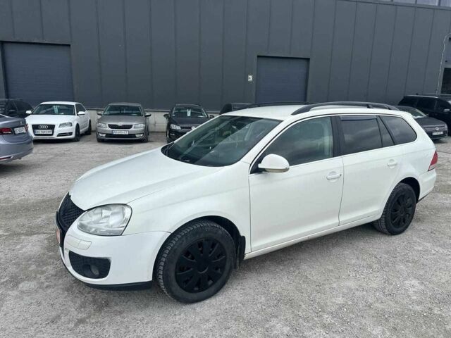 Белый Фольксваген Гольф, объемом двигателя 1.4 л и пробегом 282 тыс. км за 4500 $, фото 1 на Automoto.ua