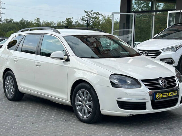 Белый Фольксваген Гольф, объемом двигателя 1.6 л и пробегом 244 тыс. км за 6300 $, фото 1 на Automoto.ua