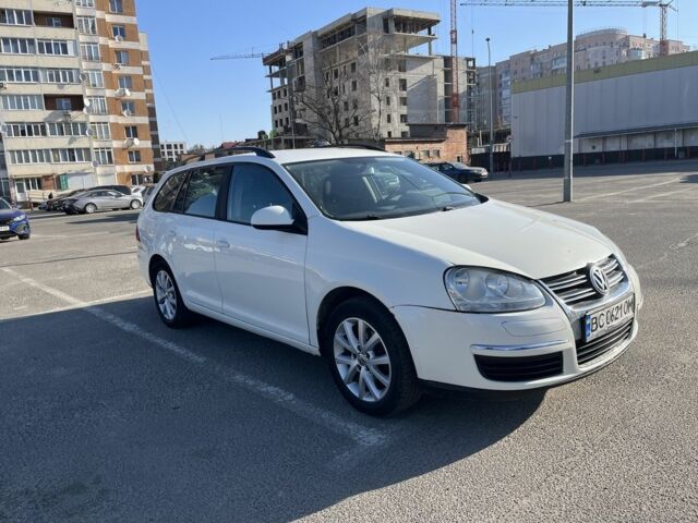 Білий Фольксваген Гольф, об'ємом двигуна 1.4 л та пробігом 250 тис. км за 4550 $, фото 1 на Automoto.ua