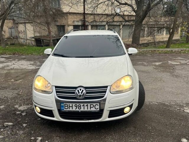 Білий Фольксваген Гольф, об'ємом двигуна 2 л та пробігом 220 тис. км за 6500 $, фото 1 на Automoto.ua