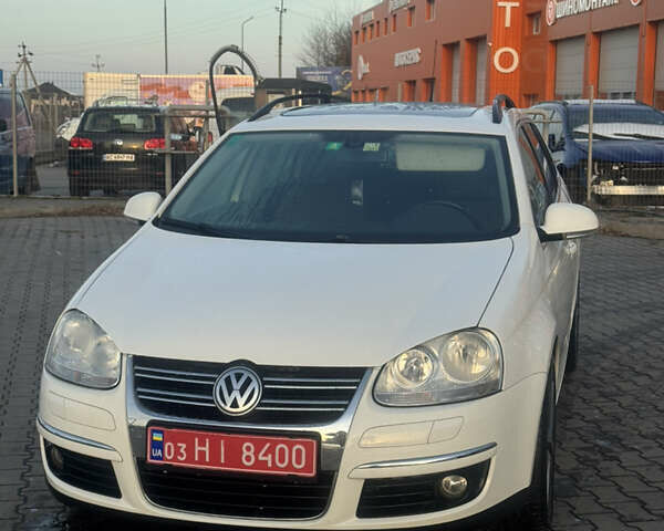 Белый Фольксваген Гольф, объемом двигателя 1.4 л и пробегом 202 тыс. км за 5900 $, фото 1 на Automoto.ua