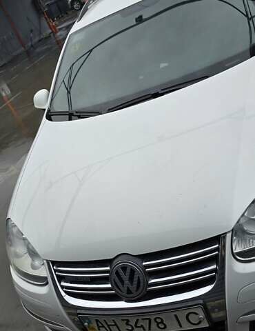 Белый Фольксваген Гольф, объемом двигателя 1.9 л и пробегом 143 тыс. км за 5500 $, фото 1 на Automoto.ua