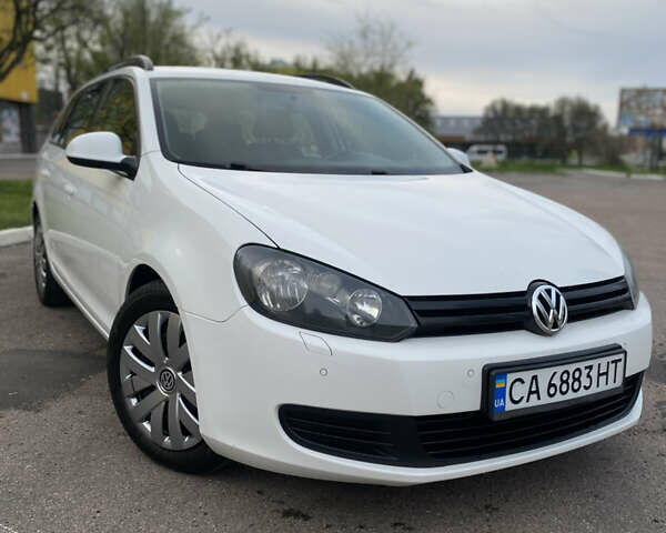 Белый Фольксваген Гольф, объемом двигателя 1.4 л и пробегом 199 тыс. км за 8000 $, фото 1 на Automoto.ua