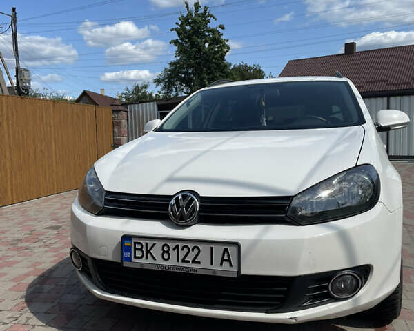 Білий Фольксваген Гольф, об'ємом двигуна 1.4 л та пробігом 297 тис. км за 6550 $, фото 1 на Automoto.ua