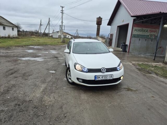 Белый Фольксваген Гольф, объемом двигателя 1.4 л и пробегом 306 тыс. км за 7900 $, фото 1 на Automoto.ua