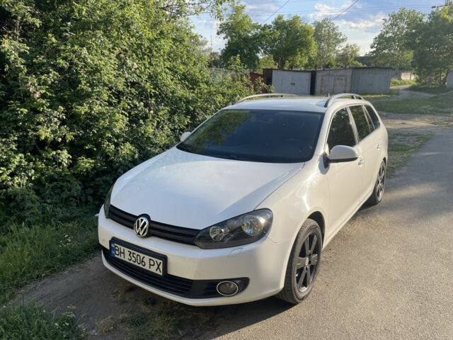 Белый Фольксваген Гольф, объемом двигателя 1.6 л и пробегом 242 тыс. км за 7600 $, фото 1 на Automoto.ua