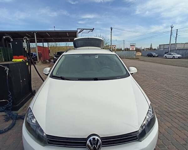 Білий Фольксваген Гольф, об'ємом двигуна 1.6 л та пробігом 380 тис. км за 5000 $, фото 1 на Automoto.ua