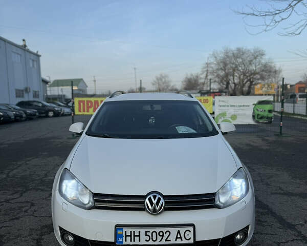 Белый Фольксваген Гольф, объемом двигателя 1.39 л и пробегом 238 тыс. км за 7500 $, фото 1 на Automoto.ua
