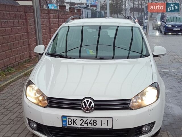 Білий Фольксваген Гольф, об'ємом двигуна 1.39 л та пробігом 275 тис. км за 8500 $, фото 1 на Automoto.ua