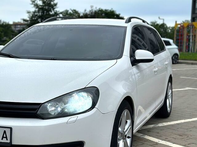 Белый Фольксваген Гольф, объемом двигателя 1.6 л и пробегом 360 тыс. км за 6800 $, фото 1 на Automoto.ua