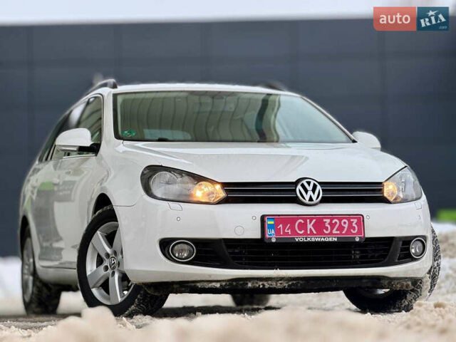 Белый Фольксваген Гольф, объемом двигателя 1.6 л и пробегом 254 тыс. км за 8199 $, фото 1 на Automoto.ua