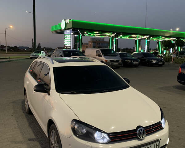 Белый Фольксваген Гольф, объемом двигателя 1.6 л и пробегом 248 тыс. км за 8499 $, фото 1 на Automoto.ua