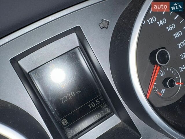 Белый Фольксваген Гольф, объемом двигателя 1.6 л и пробегом 356 тыс. км за 7500 $, фото 1 на Automoto.ua