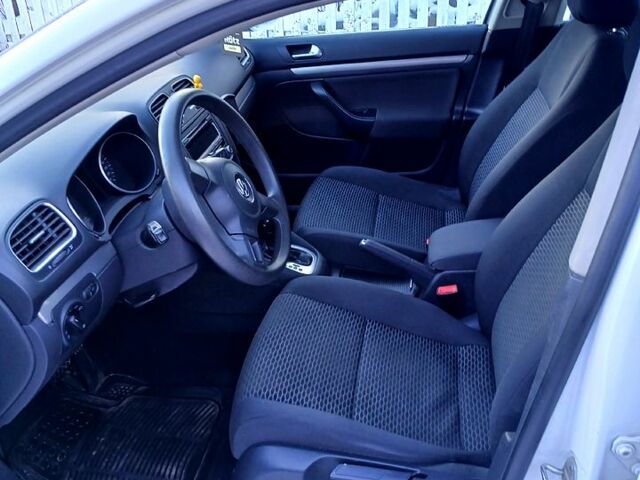 Білий Фольксваген Гольф, об'ємом двигуна 1.6 л та пробігом 26000 тис. км за 7650 $, фото 1 на Automoto.ua