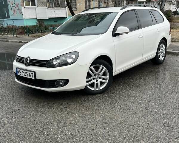 Белый Фольксваген Гольф, объемом двигателя 1.39 л и пробегом 211 тыс. км за 8000 $, фото 1 на Automoto.ua
