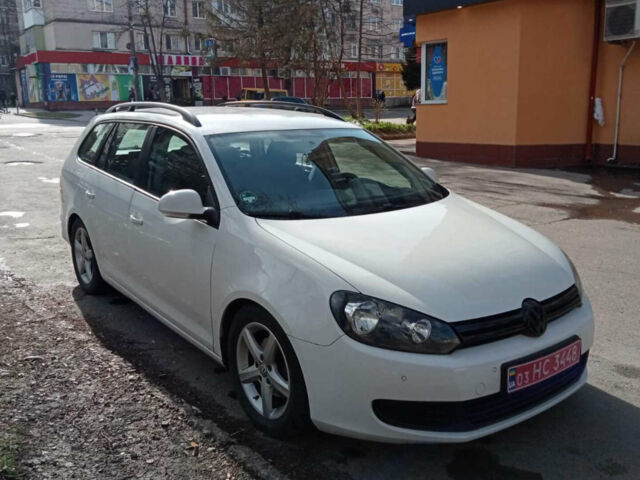Белый Фольксваген Гольф, объемом двигателя 1.6 л и пробегом 194 тыс. км за 7600 $, фото 1 на Automoto.ua