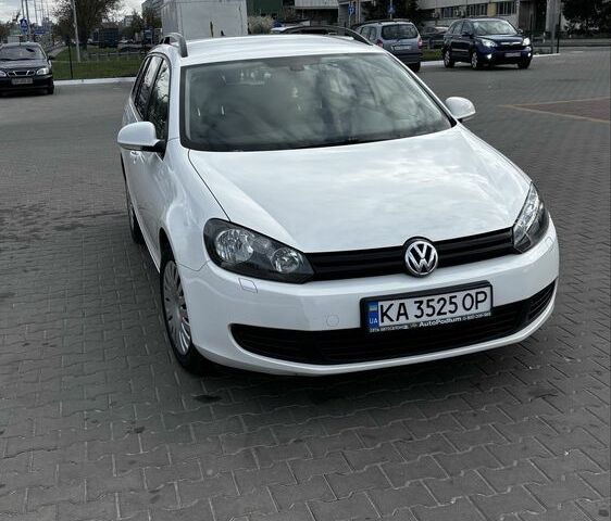 Білий Фольксваген Гольф, об'ємом двигуна 1.6 л та пробігом 280 тис. км за 7800 $, фото 1 на Automoto.ua