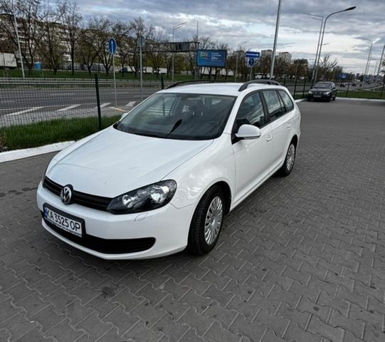 Белый Фольксваген Гольф, объемом двигателя 1.6 л и пробегом 280 тыс. км за 8500 $, фото 1 на Automoto.ua