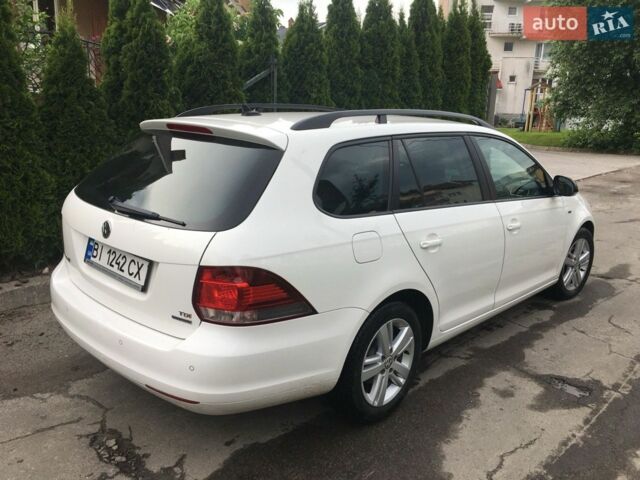 Белый Фольксваген Гольф, объемом двигателя 1.6 л и пробегом 275 тыс. км за 8300 $, фото 1 на Automoto.ua