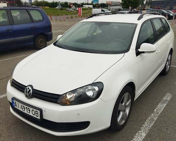 Білий Фольксваген Гольф, об'ємом двигуна 1.6 л та пробігом 202 тис. км за 7900 $, фото 1 на Automoto.ua