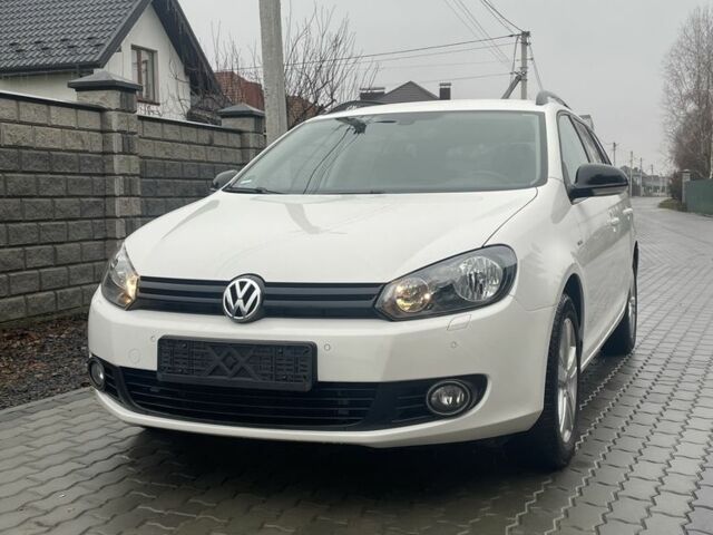 Белый Фольксваген Гольф, объемом двигателя 1.6 л и пробегом 177 тыс. км за 9900 $, фото 1 на Automoto.ua