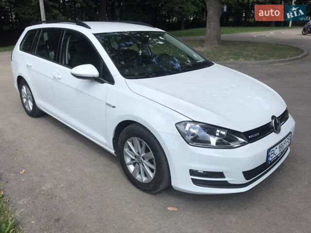 Белый Фольксваген Гольф, объемом двигателя 1.6 л и пробегом 210 тыс. км за 10000 $, фото 1 на Automoto.ua