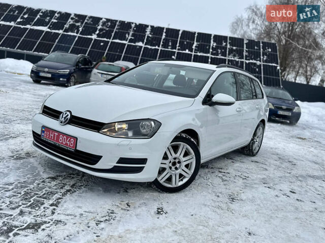 Белый Фольксваген Гольф, объемом двигателя 1.6 л и пробегом 244 тыс. км за 10900 $, фото 1 на Automoto.ua